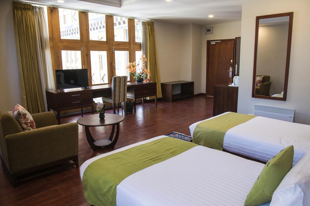 Cityhotel, 팀부 외부 사진