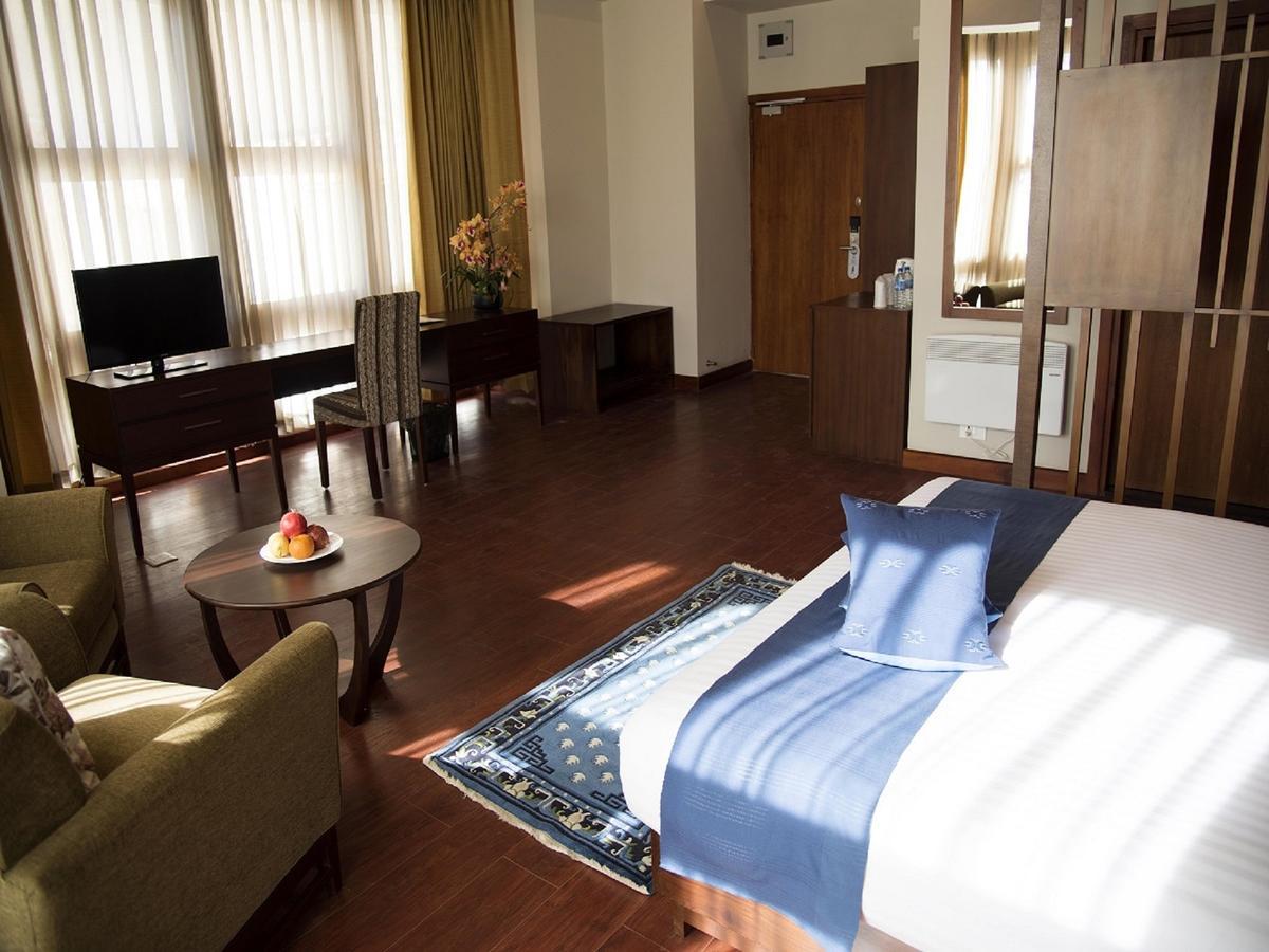 Cityhotel, 팀부 외부 사진