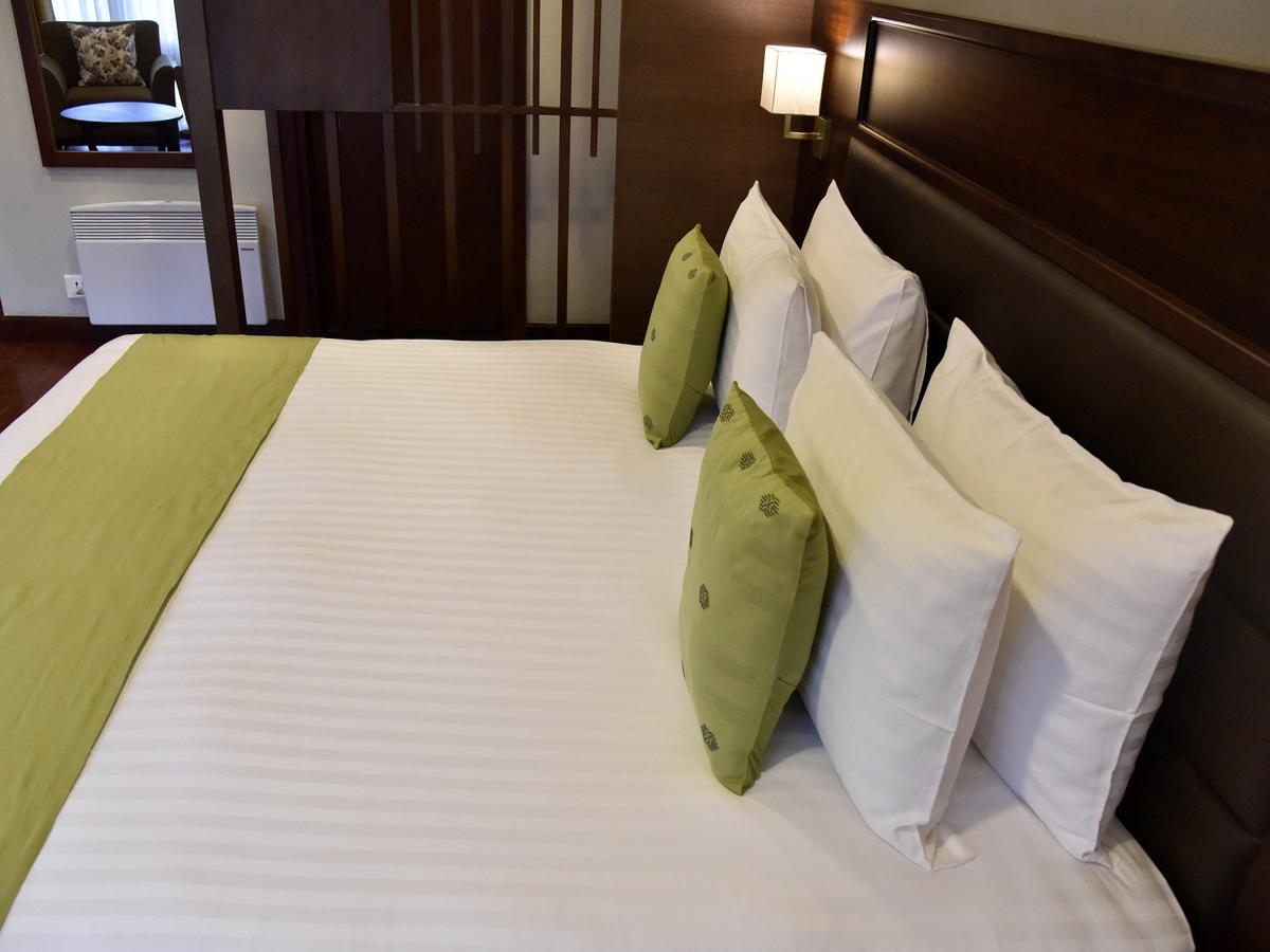 Cityhotel, 팀부 외부 사진