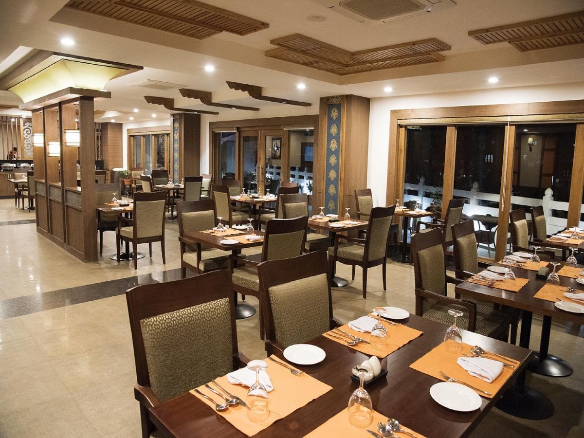 Cityhotel, 팀부 외부 사진