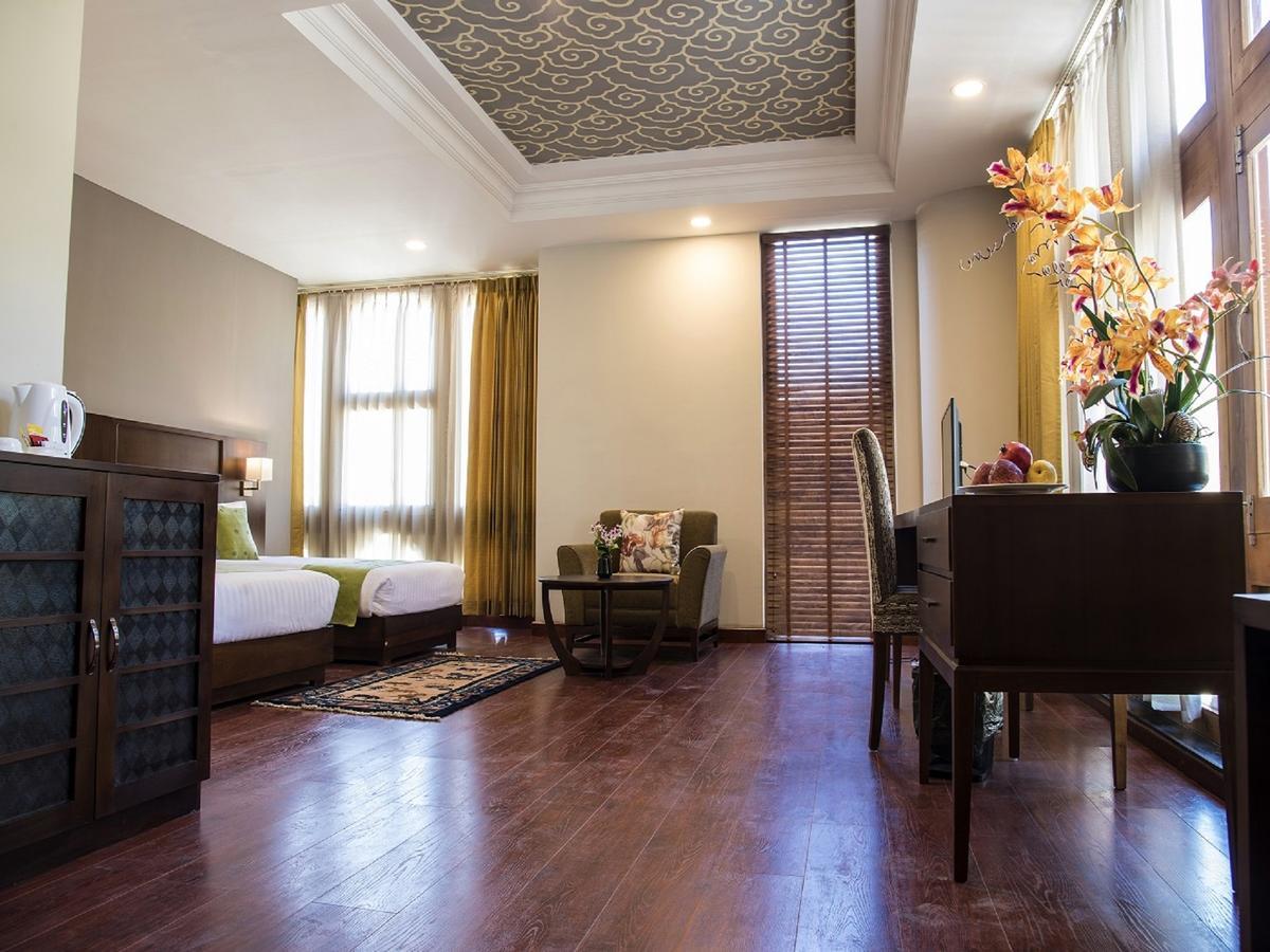 Cityhotel, 팀부 외부 사진